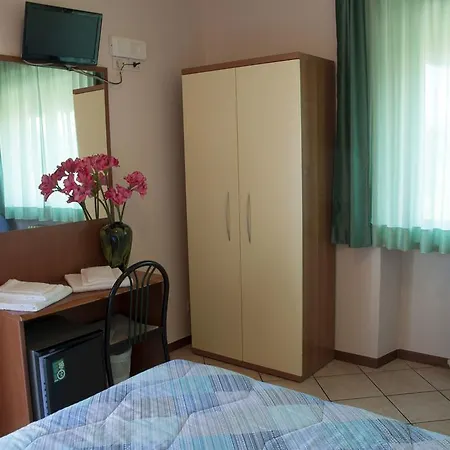 לינה וארוחת בוקר Chiara