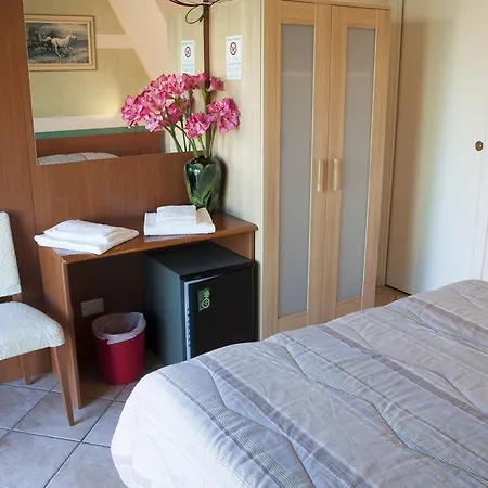 Chiara לינה וארוחת בוקר