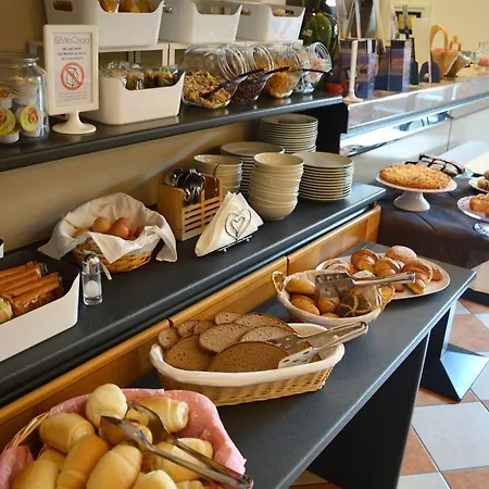 Chiara Bed and Breakfast 4*
