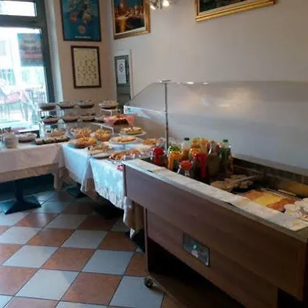 Bed and Breakfast Chiara Λατζίζε