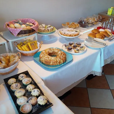 Chiara Nocleg ze śniadaniem 4*