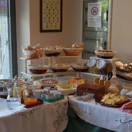 Chiara Oda ve Kahvaltı