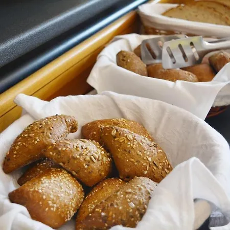 Oda ve Kahvaltı Chiara 4*