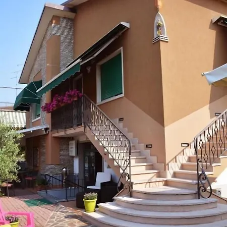 Chiara Oda ve Kahvaltı 4*