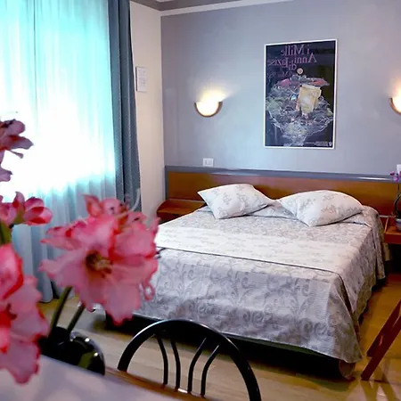 Chiara Oda ve Kahvaltı