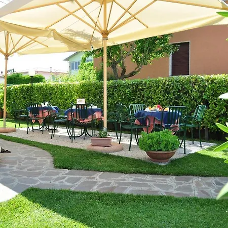 Chiara 4*