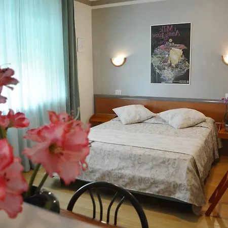 Chiara 4* Lazise