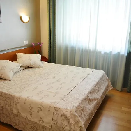 Nocleg ze śniadaniem Chiara 4*