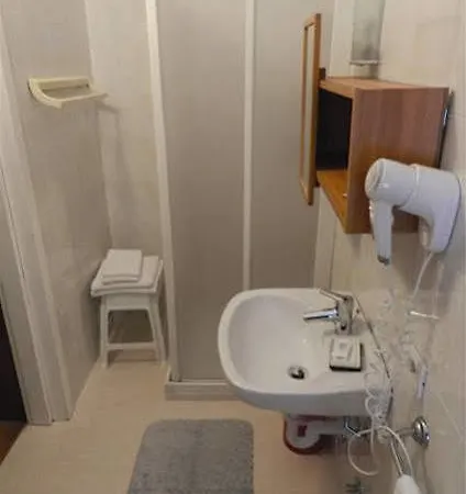 Oda ve Kahvaltı Chiara 4*