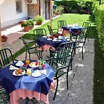 Chiara Bed & Breakfast 4*